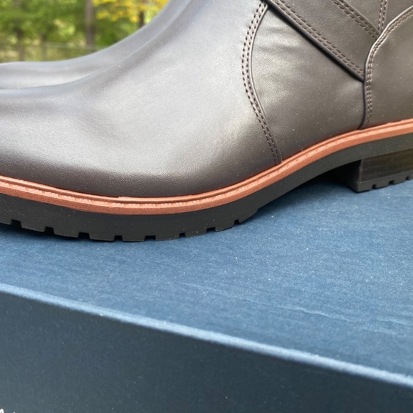 Federik Faux Leather Booties Womens sz 8 TOMMY HILFIGER New in Box - Picture 6 of 11